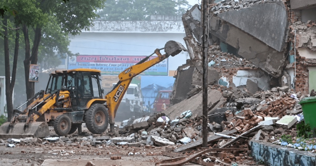 യുപിയിൽ പള്ളി പൊളിച്ചുനീക്കി; തടയാൻ പുറപ്പെട്ട ഇഖ്റ ഹസൻ എംപിയെ വീട്ടുതടങ്കലിലാക്കി