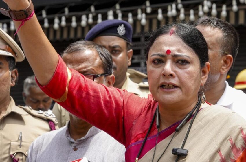  ‘കൊതുകുകളോട് കടിക്കരുതെന്ന് പറയാനാകില്ല’: ഡെങ്കി വ്യാപനത്തിനിടെ ബംഗാൾ മന്ത്രിയുടെ പരാമർശം വിവാദത്തിൽ