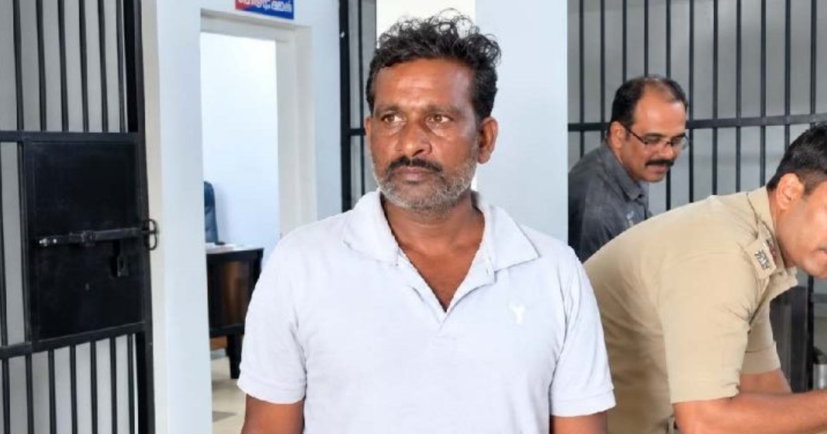  വടകര-മാഹി ദേശീയ ജലപാത പണിക്ക് എത്തിച്ച 30 ലക്ഷത്തിന്റെ കൂറ്റൻ ബാർജുകൾ ഗ്യാസ് കട്ടർ ഉപയോഗിച്ച് മുറിച്ചുവിറ്റു; കരാറുകാരൻ അറിഞ്ഞത് ആഴ്ചകൾക്ക് ശേഷം, മുൻ ജീവനക്കാരൻ അറസ്റ്റിൽ