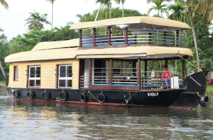  ആലപ്പുഴയിൽ ഹൗസ്ബോട്ടിൽ നിന്ന് വീണ് രണ്ടര വയസ്സുകാരി മരിച്ചു