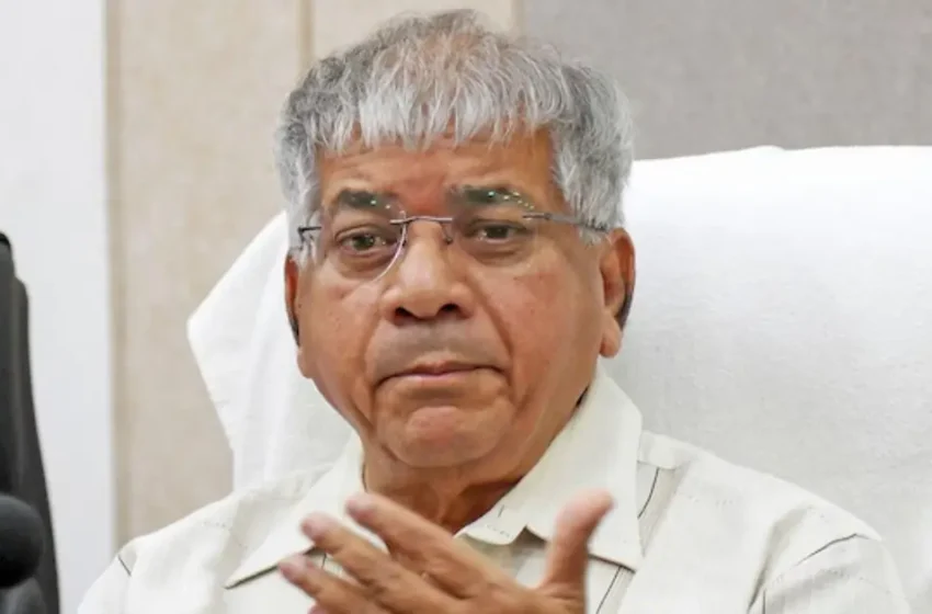 ‘നിങ്ങൾ രാജ്യത്തിന്റെ ഉടമകളല്ല, തിരഞ്ഞെടുക്കപ്പെട്ടവർ മാത്രം; സ്വേച്ഛാധിപത്യത്തിന്റെ വഴിയിലേക്ക് പോകരുത്’: കേന്ദ്രത്തെ വിമർശിച്ച് ബി.ആർ. അംബേദ്കറുടെ കൊച്ചുമകൻ പ്രകാശ് അംബേദ്കർ