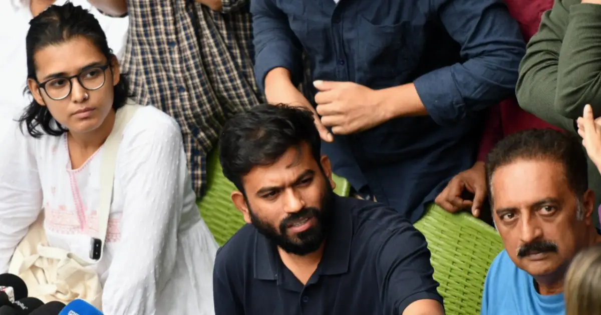 ‘മോദി പേടിത്തൊണ്ടൻ; ഗ്യാനേഷ് കുമാറിനെ സംരക്ഷിക്കാൻ ഡൽഹിയെ ഇന്ത്യ–പാക് അതിർത്തിയാക്കി’: അഭിജിത് ദീപ്കെ