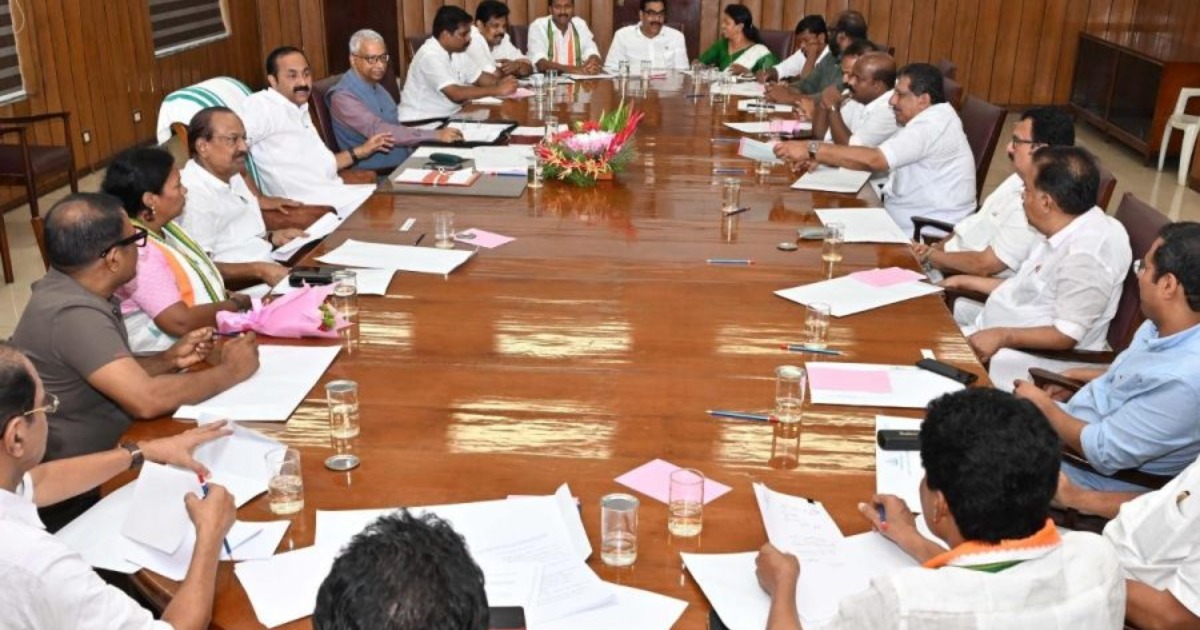 'പിഎം ശ്രീ പദ്ധതി തൽക്കാലം നടപ്പാക്കില്ല'; തുടർനടപടികൾ നിർത്തിവെക്കാൻ സംസ്ഥാന തീരുമാനം