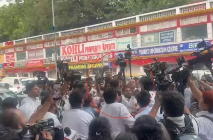  പ്രതിഷേധത്തിനിടയിൽ നുഴഞ്ഞുകയറി മോദി അനുകൂല മുദ്രാവാക്യം; ബിജെപിക്കാരനെ പഞ്ഞിക്കിട്ട് കോൺഗ്രസ് പ്രവർത്തകർ