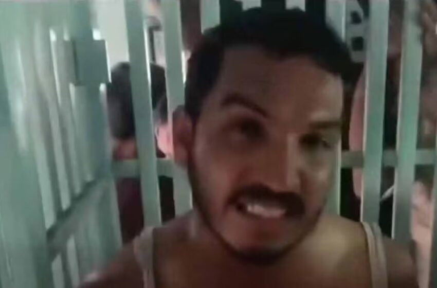  ‘വസ്ത്രം വലിച്ചുകീറി, ബൂട്ടിട്ട് ചവിട്ടി’; പൊലീസ്‌ വാഹനത്തിൽനിന്നുളള ഷർട്ടില്ലാത്ത സെൽഫി വിഡിയോയുമായി ജെയ്ക് സി. തോമസ്
