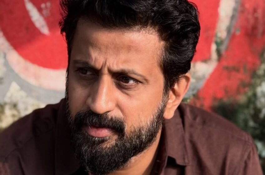  ‘അന്ധരാകാതിരിക്കുക; അന്ധമായ രാഷ്ട്രീയ ആരാധന രാജ്യത്തിന്റെ അടിത്തറ തകർത്തേക്കാം’: ജന്തർമന്തർ സമരത്തിന് പിന്തുണയുമായി ജോബ് കുര്യൻ