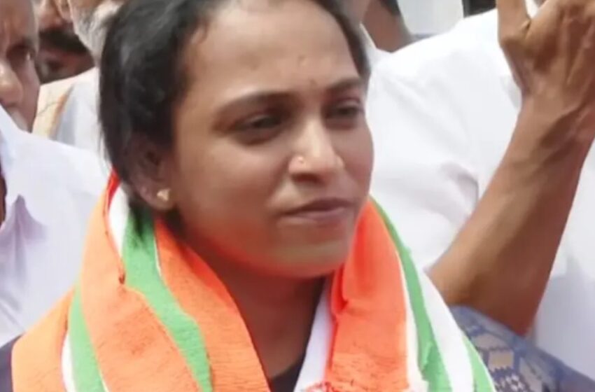  തൃശ്ശൂർ പാറളം പഞ്ചായത്തിൽ സിപിഐ പിന്തുണ; ബിജെപിക്ക് ഭരണം നഷ്ടമായി, കോൺഗ്രസ് അധികാരത്തിൽ
